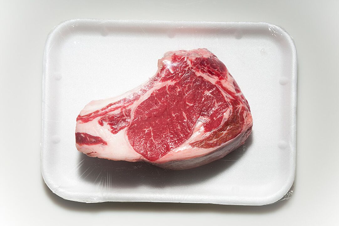 Mnoge namirnice, poput crvenog mesa, isključene su iz jelovnika u dijeti za giht. 